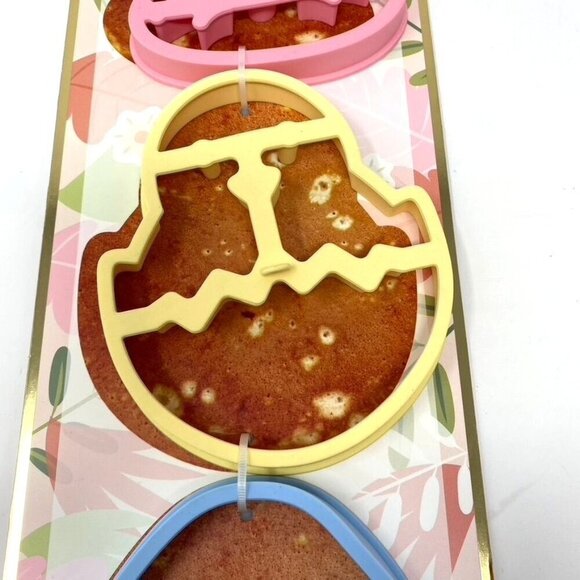 Cook With Color 3 Piece Silicone Pancake Mold Set Easter Bunny Chick Egg - Picture 9 of 10